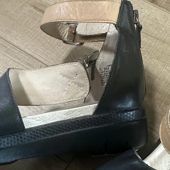 Jambu Black and Tan Strappy Ankle-Buckle Sandals - Picture 5 of 14